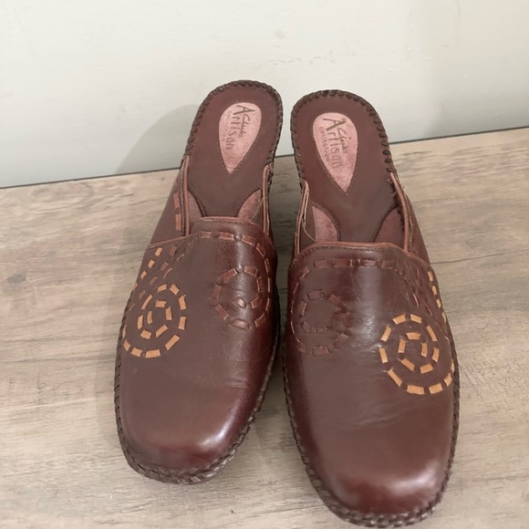 Clarks Artisan Womens 8 Slip-on Wedges Brown Leather Decorative Swirl Stitch - Picture 2 of 6